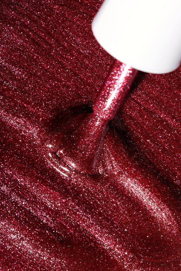 ''Queen of hearts'' - CAT EYE Gel Polish