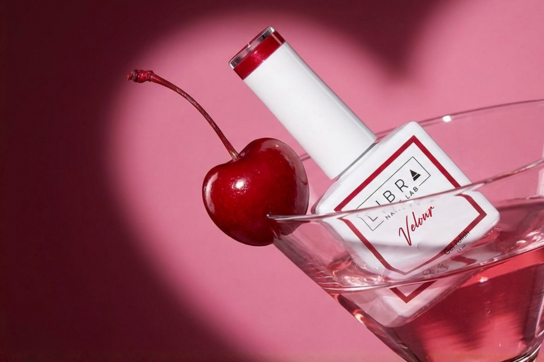 Couleurs d'ongles automne 2026 : semi-permanents bordeaux, marrons et terracotta Libra Nails Lab