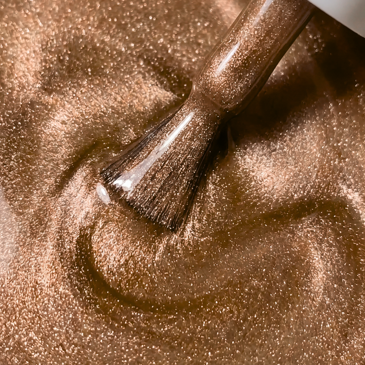 Texture du vernis Cat Eye Caramel (caramel doré) – collection Late October