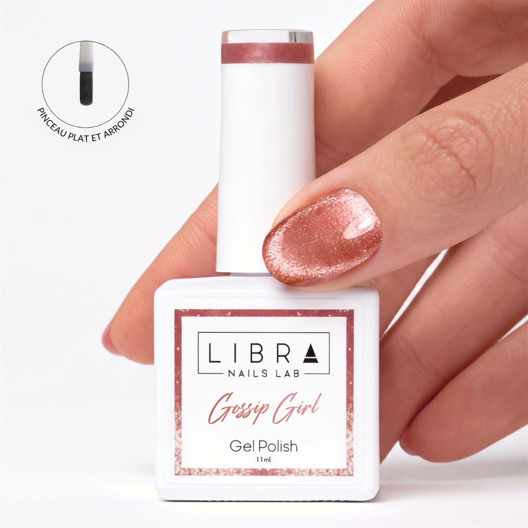Vernis semi-permanent Cat Eye Gossip Girl Libra Nails Lab – rose pêche, flacon et effet sur l'ongle