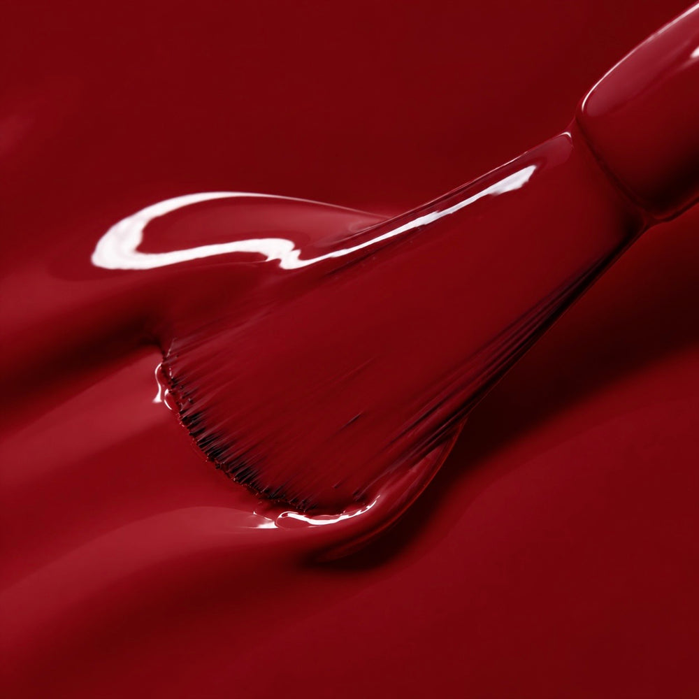 Texture du vernis semi-permanent Sangria, rouge intense et brillant